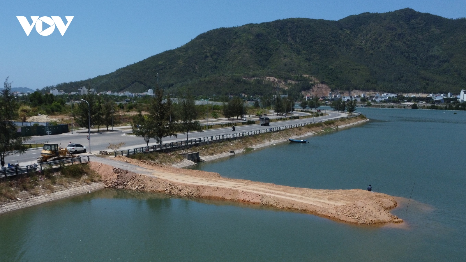 Tạm dừng san lấp sông Quán Trường tại phường Nam Nha Trang
